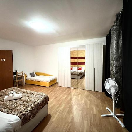 Venice Rooms Arian 01 Местре Екстериор снимка